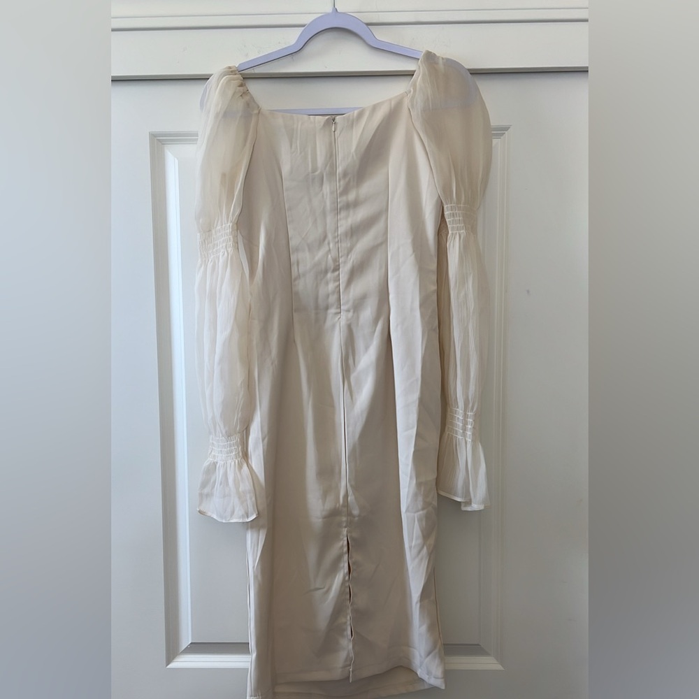 Elegant Fluffy Sleeve Midi Dress - Picture 5 of 7